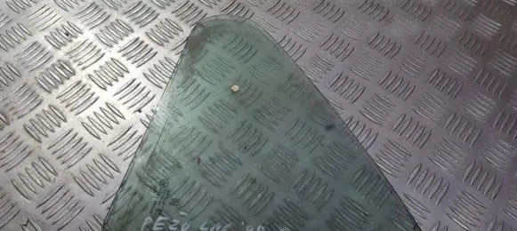 Peugeot 406 Rear vent window glass 