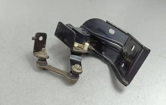 Suzuki SX4 S-Cross Rear air suspension level height sensor B0133352 3D0421