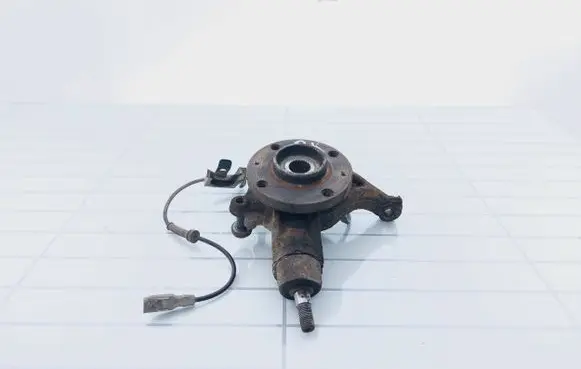 Peugeot 308 Front wheel hub spindle knuckle