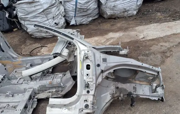 Volvo C70 Front quarter panel 31386873