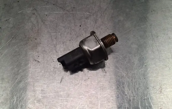 Fuel pressure sensor