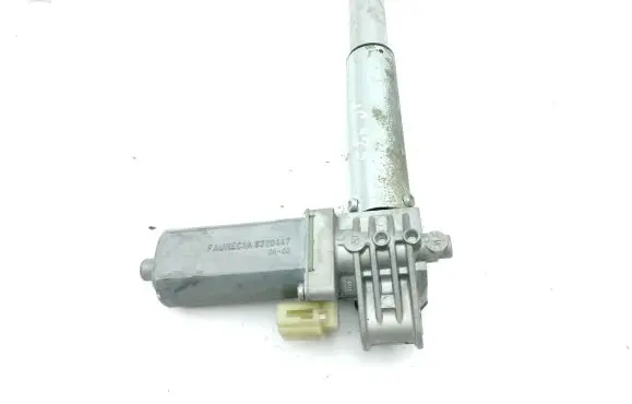 BMW 5 E60 E61 Seat adjustment motor 8320447