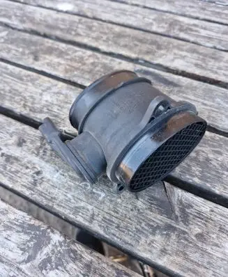 Mazda 3 I Mass air flow meter 72834204 9650010780