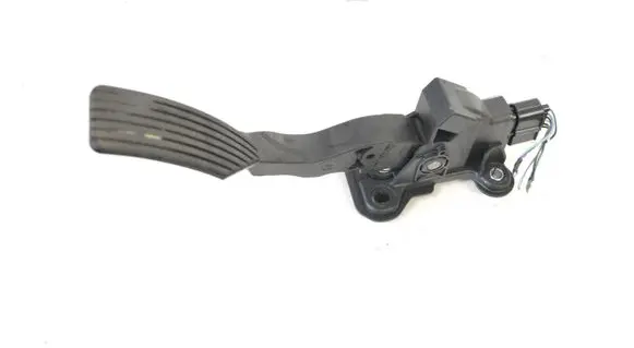 Mitsubishi Outlander Accelerator throttle pedal 1600A115
