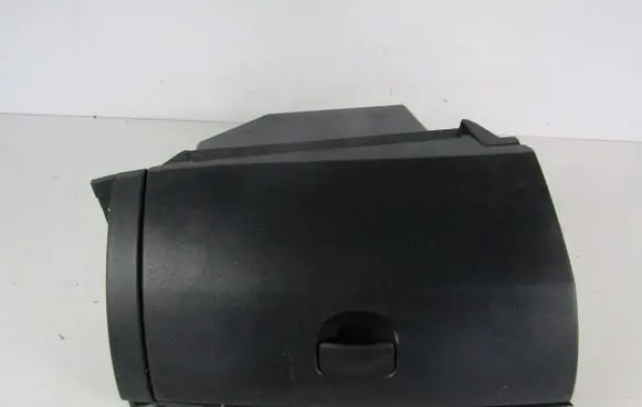 Renault Clio III Glove box 8200475689