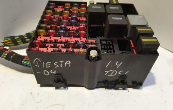 Ford Fiesta Fuse module 2S6T14401KEA 111397407000