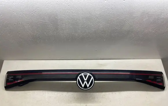 Tailgate rear/tail lights