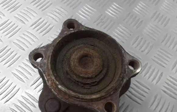 Nissan Altima Rear wheel hub spindle/knuckle 