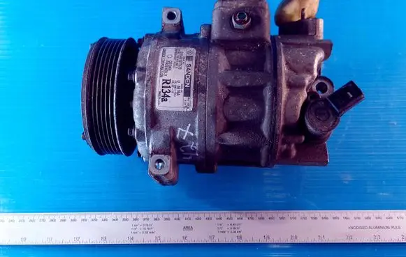 Volkswagen Jetta V Air conditioning (A/C) compressor (pump) 1K0820803Q R134A 8676A