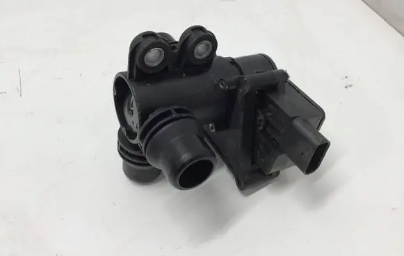Mercedes-Benz EQS X296 Coolant heater control valve A0005061500