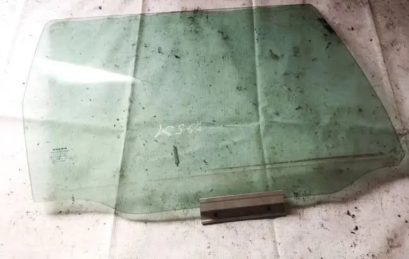 Volvo S40 Rear door window glass as2