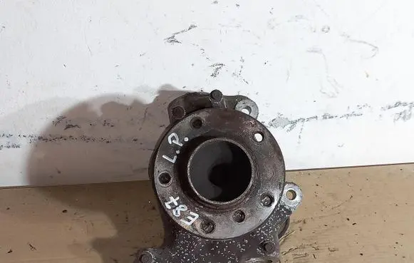 BMW 1 E81 E87 Front wheel hub spindle knuckle
