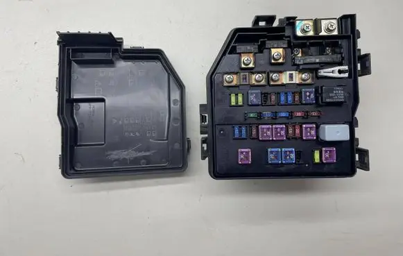 Honda CR-V Fuse box set 08swye01