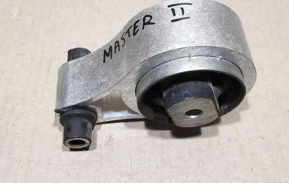 Engine mount vacuum valve