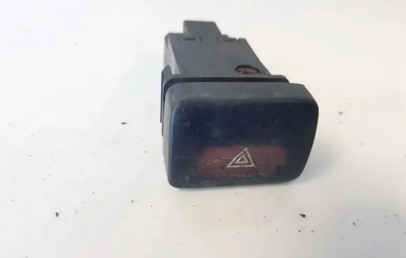 Nissan Primera Hazard light switch