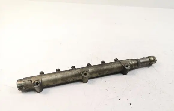 Volvo XC90 Fuel main line pipe 30622085 0445215015