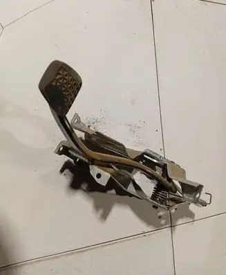 Opel Astra G Clutch pedal 