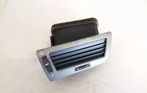 BMW 7 E65 E66 Dash center air vent grill 64228223334 14121810