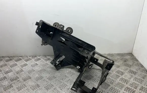 BMW 5 F10 F11 Headlight/headlamp mounting bracket 7200794
