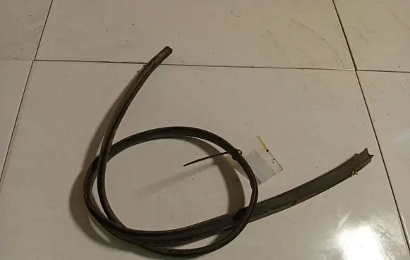 Opel Astra J Engine compartment rubber 