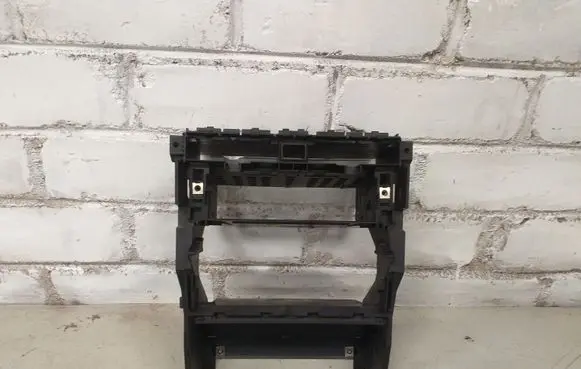 Radio/GPS head unit trim