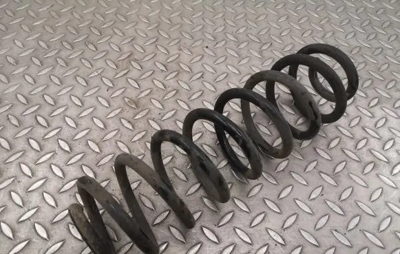 Lexus ES 250 - 300 - 330 Rear coil spring