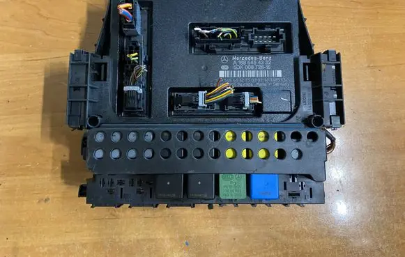 Mercedes-Benz A W169 Comfort/convenience module A1695454332 5DK00872816