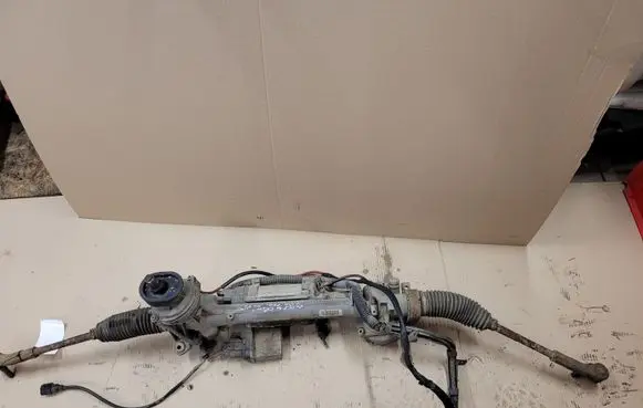 Volkswagen Golf V Steering rack