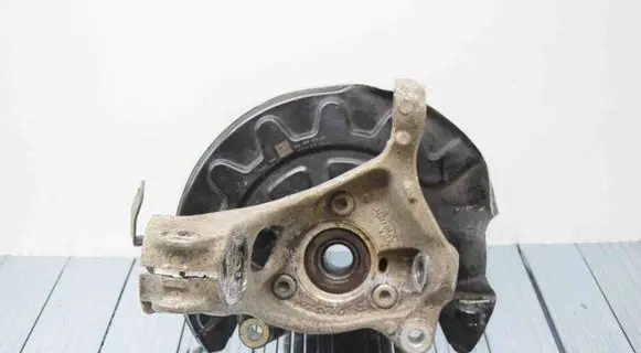 Front wheel hub