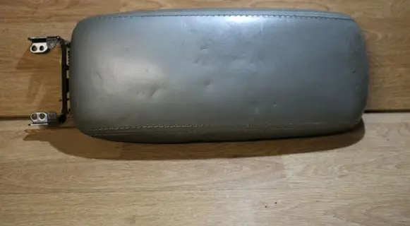 Toyota Avensis T250 Armrest