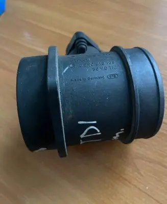 Volvo S80 Mass air flow meter 8670112 0280218108