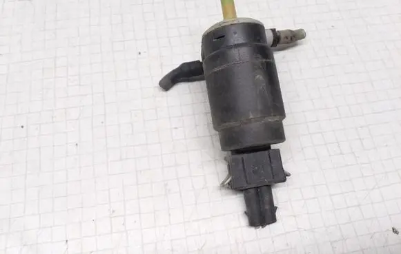 Nissan Primera Windscreen/windshield washer pump 20859183