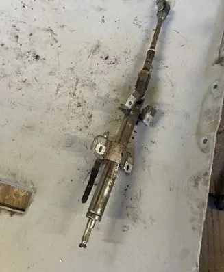 Mitsubishi Outlander Steering wheel axle