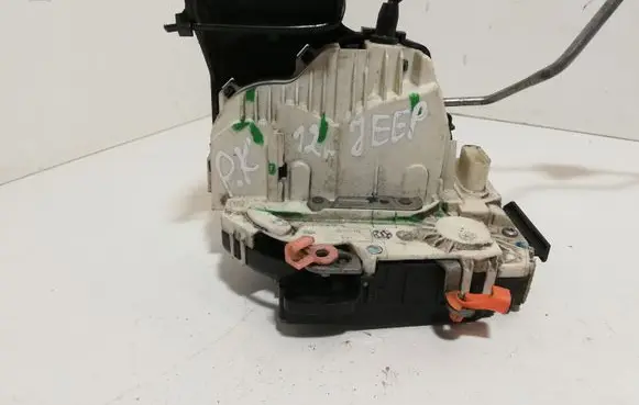 Jeep Grand Cherokee Front door lock P04589921ADA A052111
