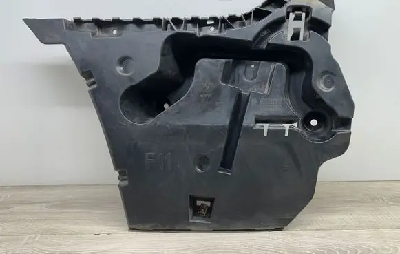 BMW 5 F10 F11 Rear bumper mounting bracket 15857711 7207111