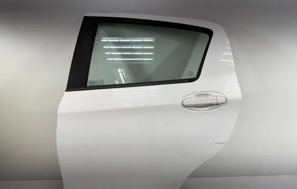 Toyota Yaris Rear door
