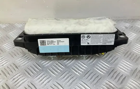 Volkswagen Tiguan Passenger airbag 5K0880204A