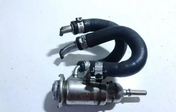 BMW 5 F10 F11 Fuel pressure sensor 858020901 10051802429