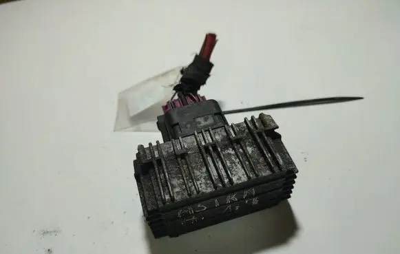 Opel Astra H Glow plug pre-heat relay 60433201