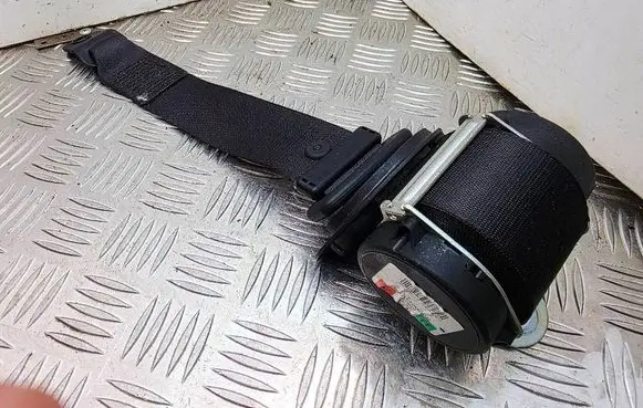 Mini One - Cooper Coupe R56 Rear seatbelt 2751402 601030000E