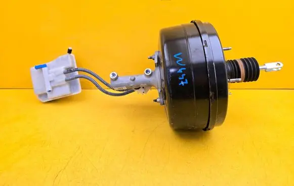 Mercedes-Benz Vito Viano W447 Brake booster A4474300008