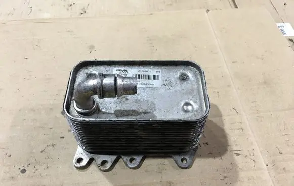 BMW 5 E60 E61 Engine oil radiator 7803830
