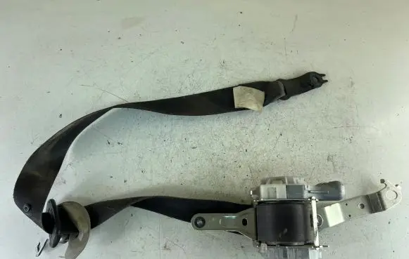 Subaru Outback Front seatbelt 7Q8050P 0432127 053690