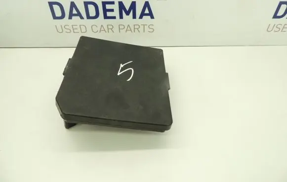 Nissan Qashqai Fuse module 284B7JD02C