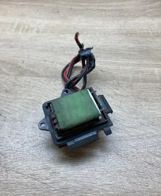 Heater blower motor/fan resistor