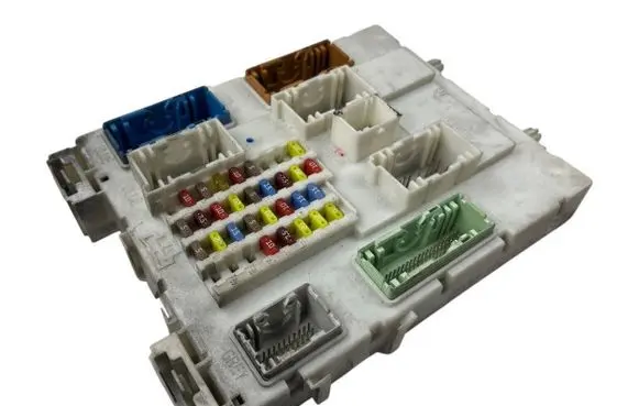 Ford C-MAX II Fuse module BV6N14A073EM 00003770 51945L459