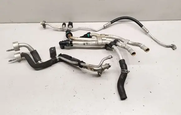 Land Rover Range Rover Sport L320 Engine coolant pipe/hose AH2218C553AD AH2219887