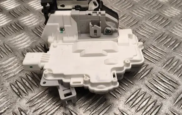 Audi Q7 4L Front door lock 16SKV522