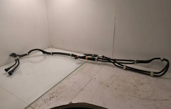 Land Rover Range Rover Sport L461 Engine coolant pipe/hose M8E29S284AD