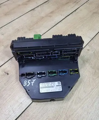 Mercedes-Benz E W212 SAM control unit A2129006624 A2129015004 A2129024408